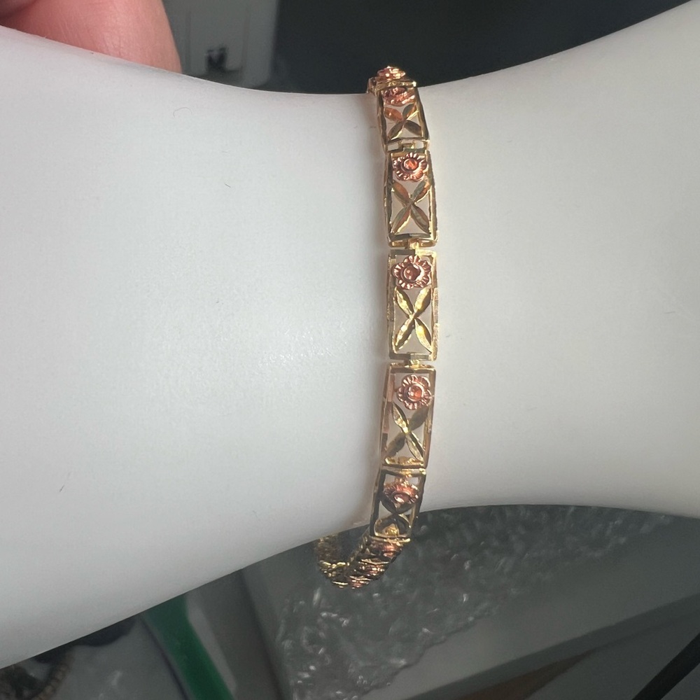 Diamond Cut Rose Design Bracelet 10k Yellow and Rose Gold. 7.5 inches